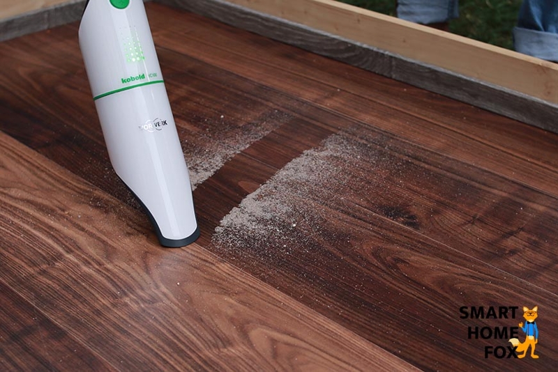 Man sieht den Vorwerk-Kobold VC100.